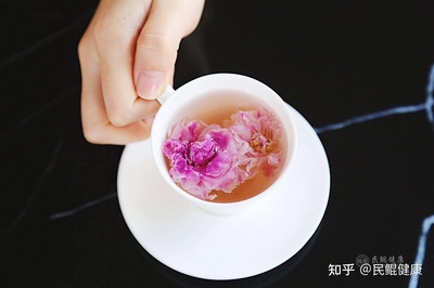 枸杞玫瑰花一同冲泡 润养气色的日常养生佳饮